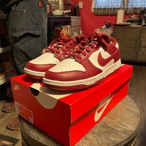 Nike Dunk Low Burgundy